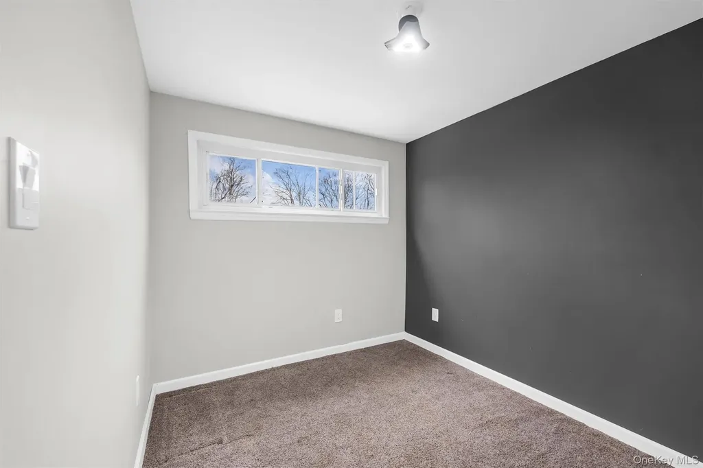 1520 N Thompson Drive Bay Shore NY 11706