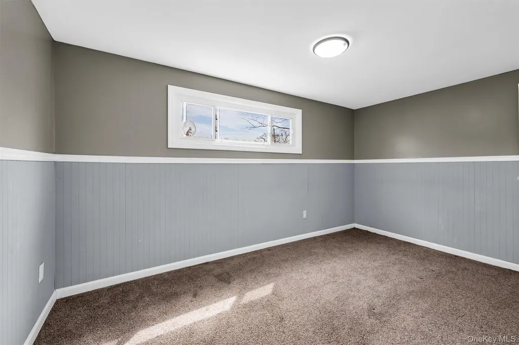 1520 N Thompson Drive Bay Shore NY 11706