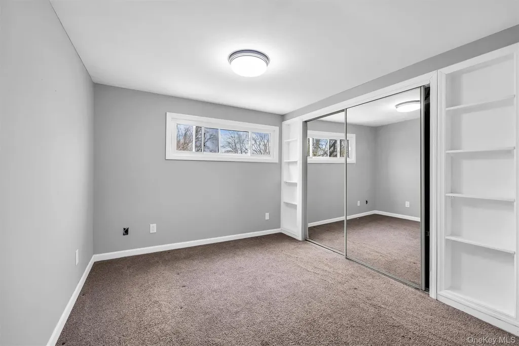 1520 N Thompson Drive Bay Shore NY 11706