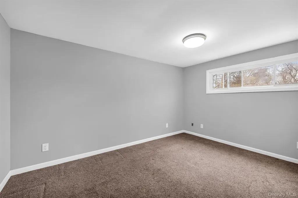 1520 N Thompson Drive Bay Shore NY 11706