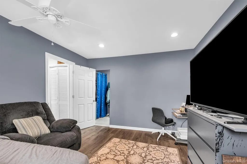1520 N Thompson Drive Bay Shore NY 11706