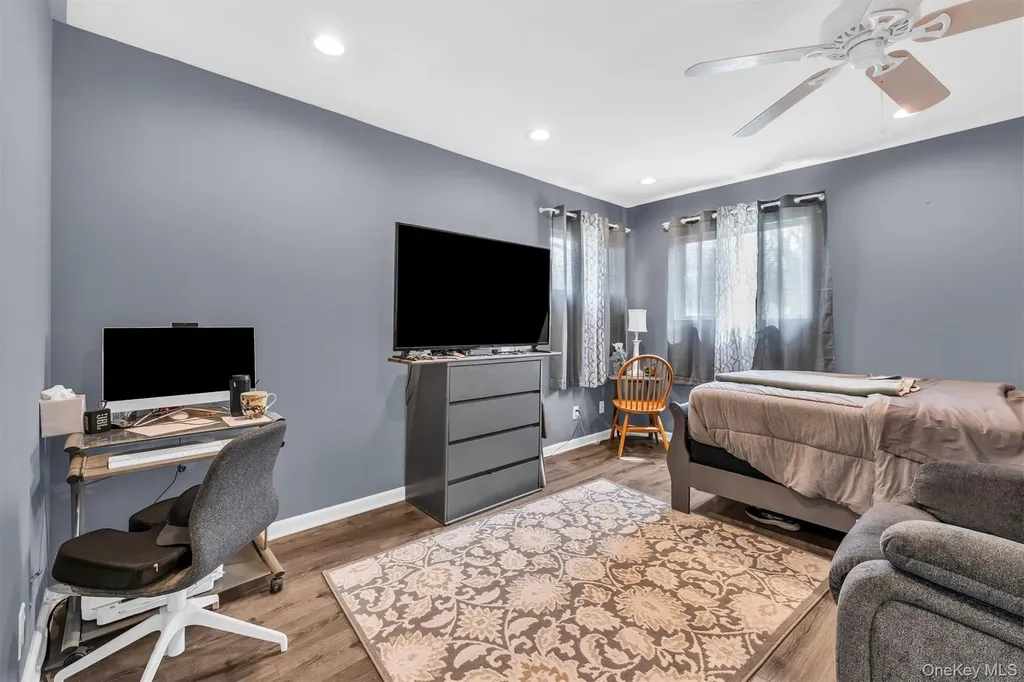 1520 N Thompson Drive Bay Shore NY 11706
