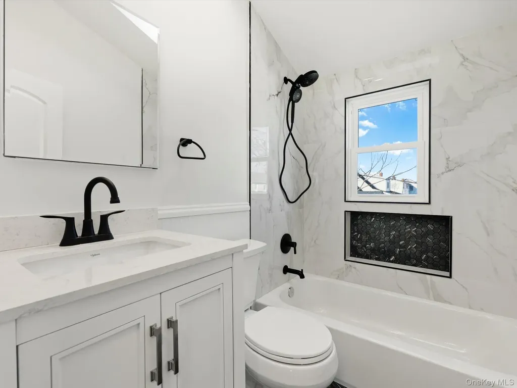 2409 Lindy Road Westbury NY 11590