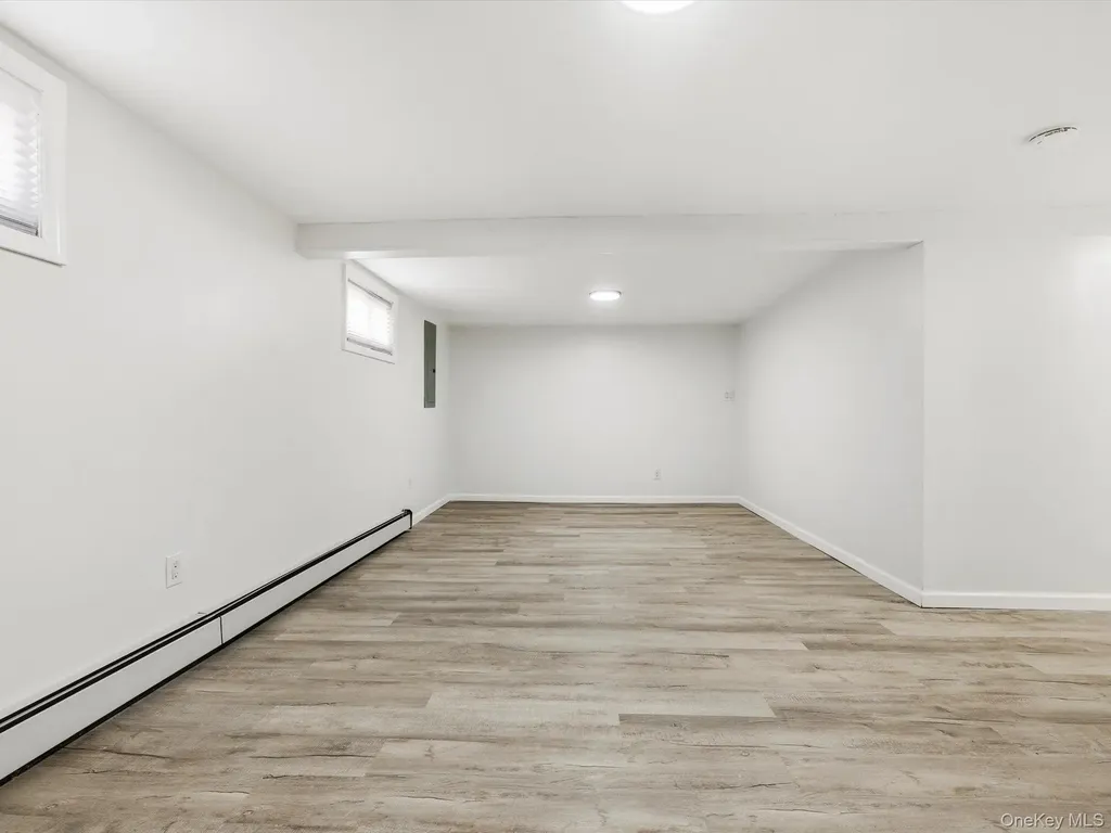 2409 Lindy Road Westbury NY 11590