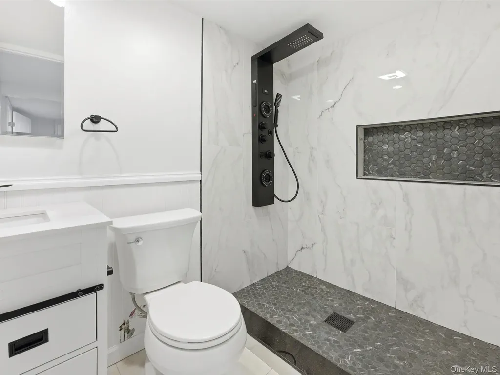 2409 Lindy Road Westbury NY 11590