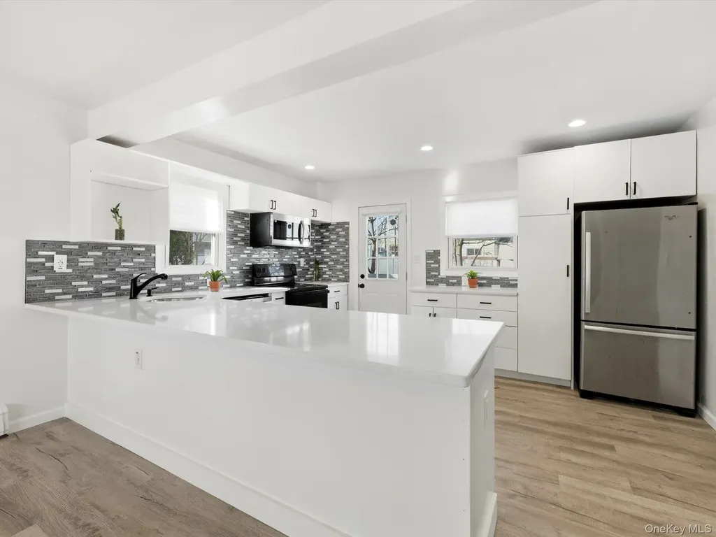 2409 Lindy Road Westbury NY 11590