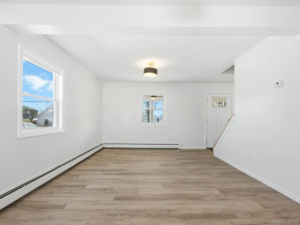2409 Lindy Road Westbury NY 11590