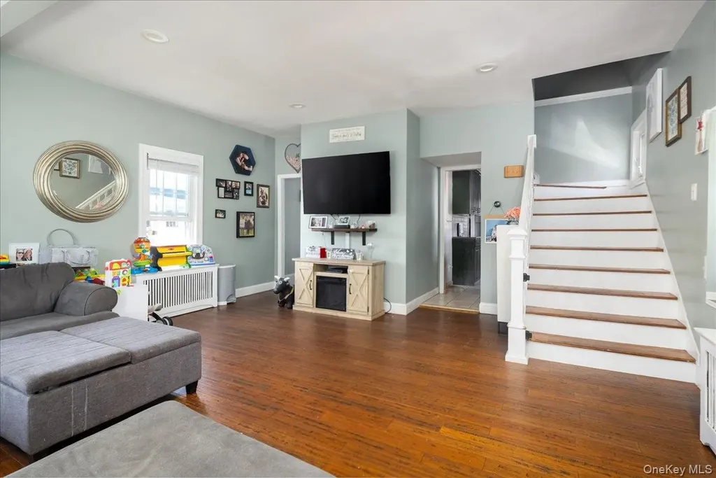 404 Silver Lane Oceanside NY 11572