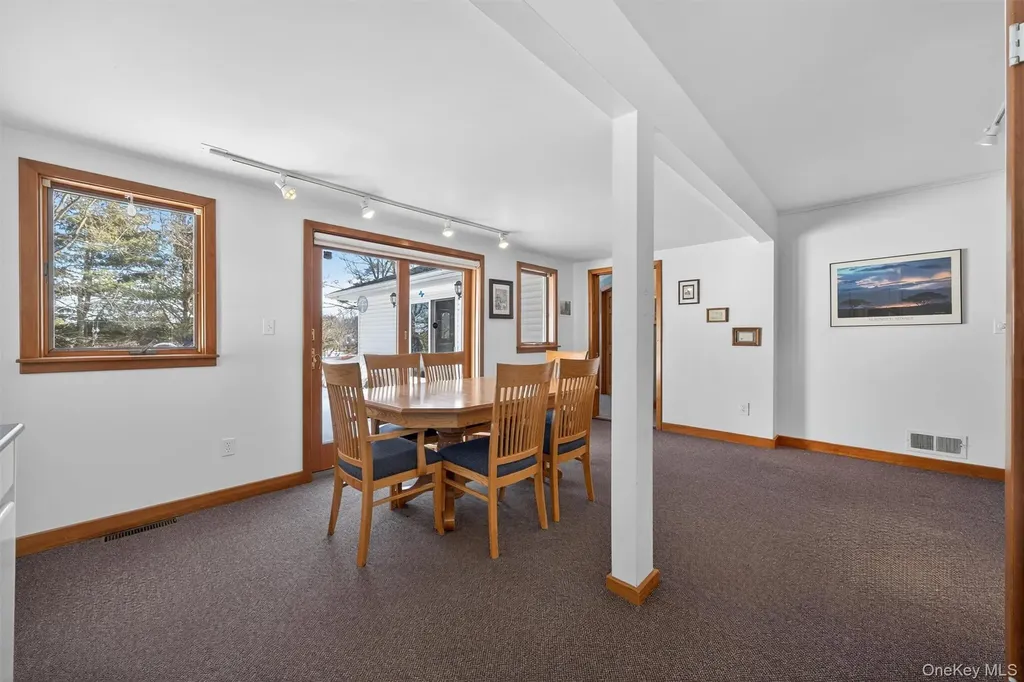2 Thomas Jefferson Place Middletown NY 10940