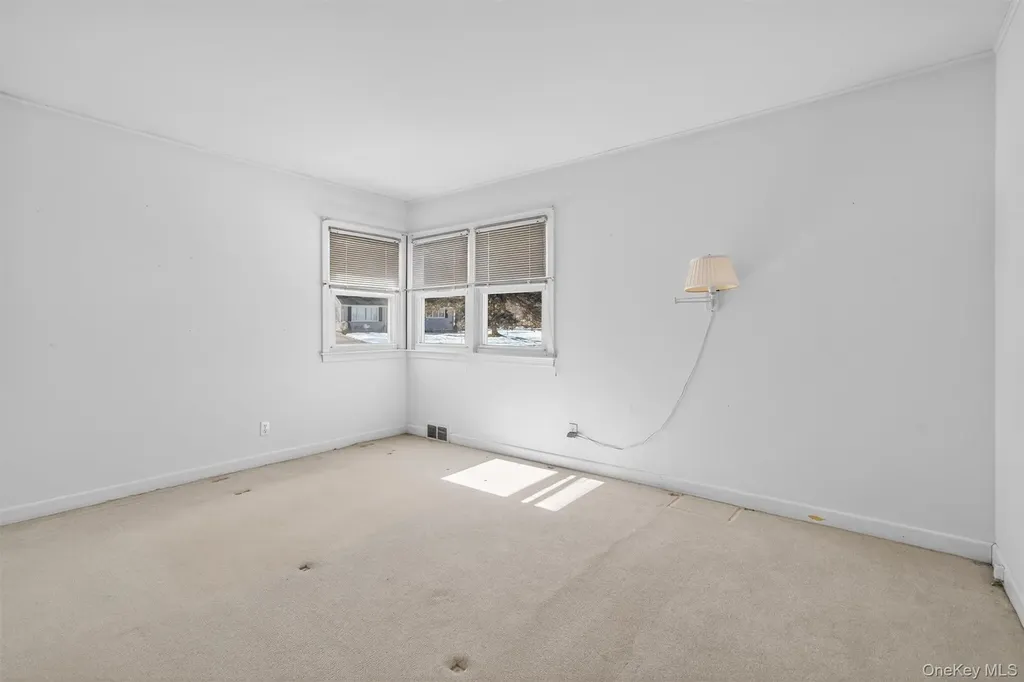 2 Thomas Jefferson Place Middletown NY 10940