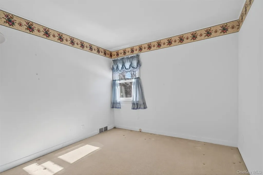 2 Thomas Jefferson Place Middletown NY 10940