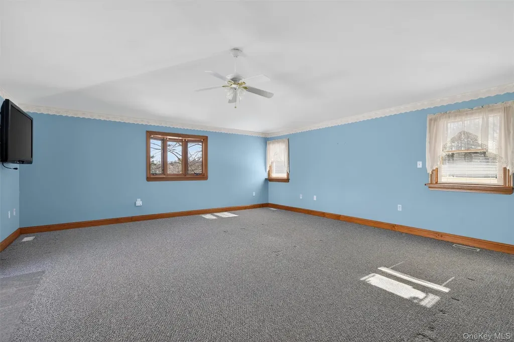 2 Thomas Jefferson Place Middletown NY 10940