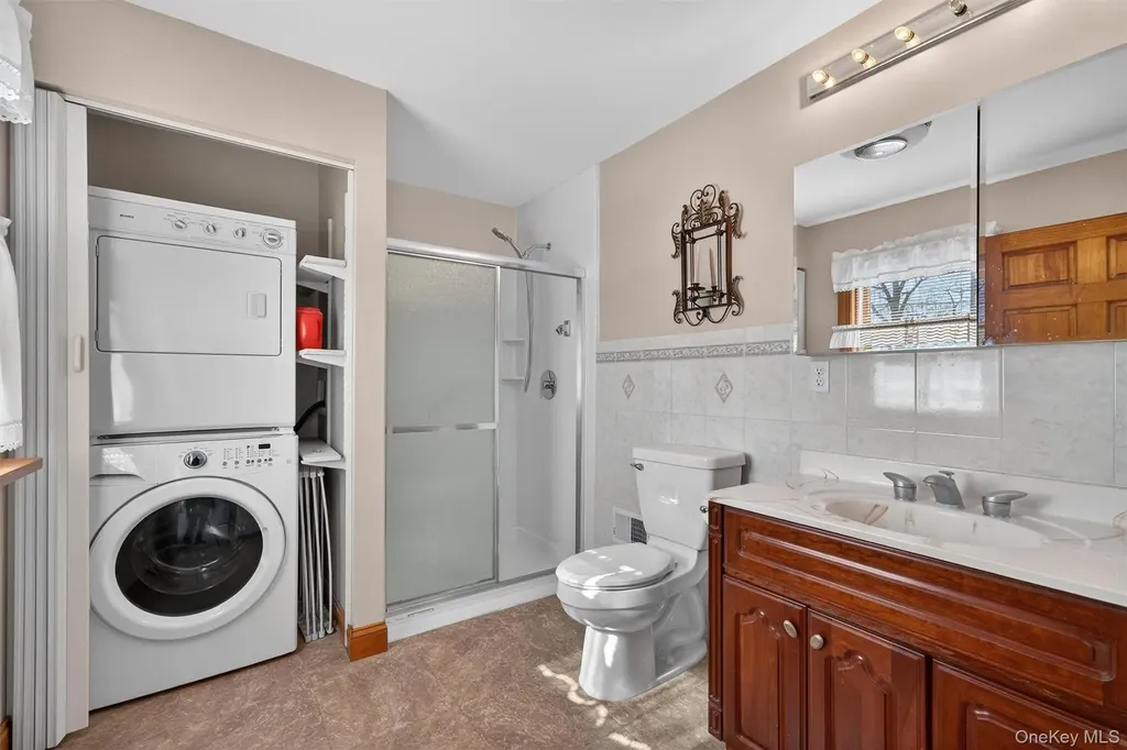 2 Thomas Jefferson Place Middletown NY 10940