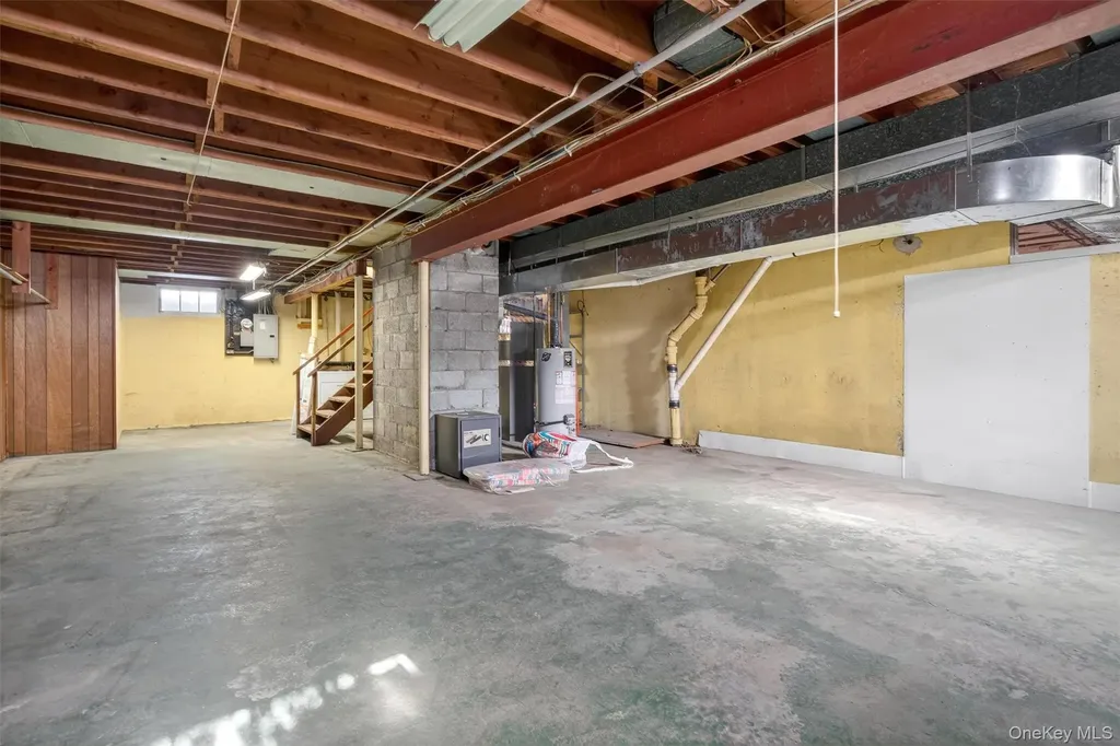 2 Thomas Jefferson Place Middletown NY 10940