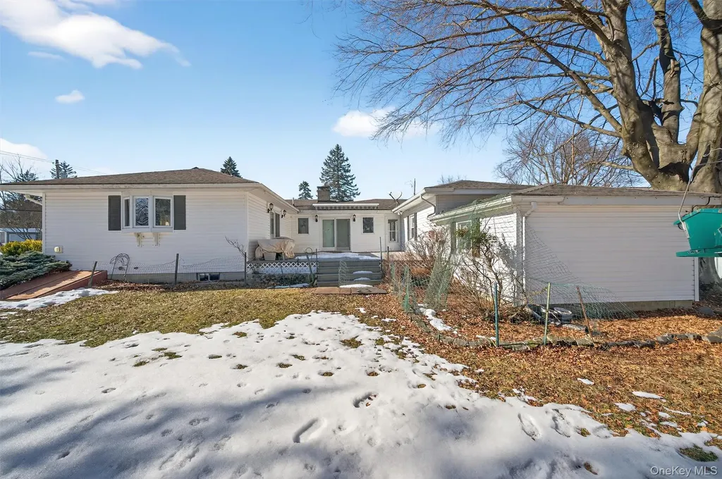 2 Thomas Jefferson Place Middletown NY 10940