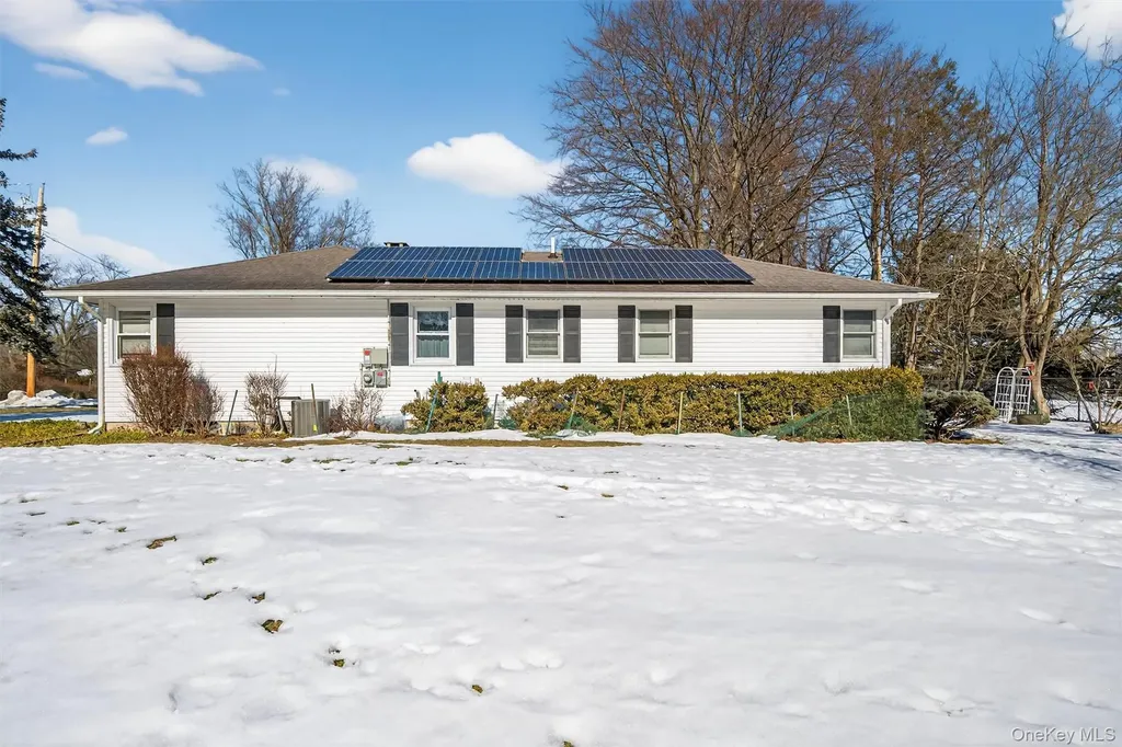 2 Thomas Jefferson Place Middletown NY 10940