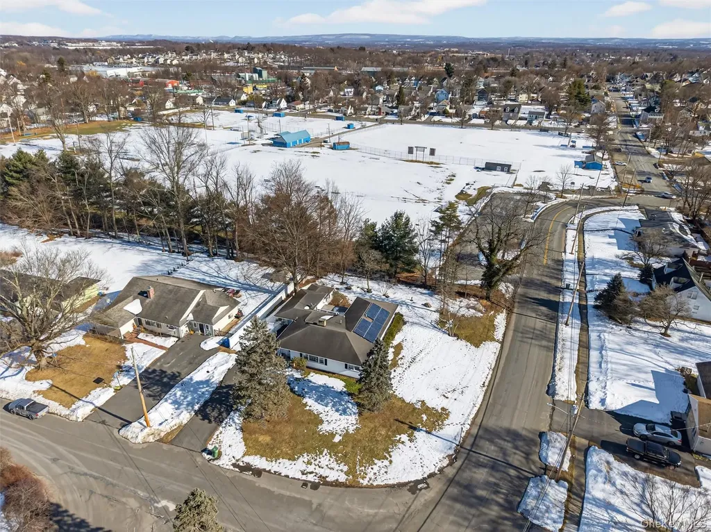 2 Thomas Jefferson Place Middletown NY 10940