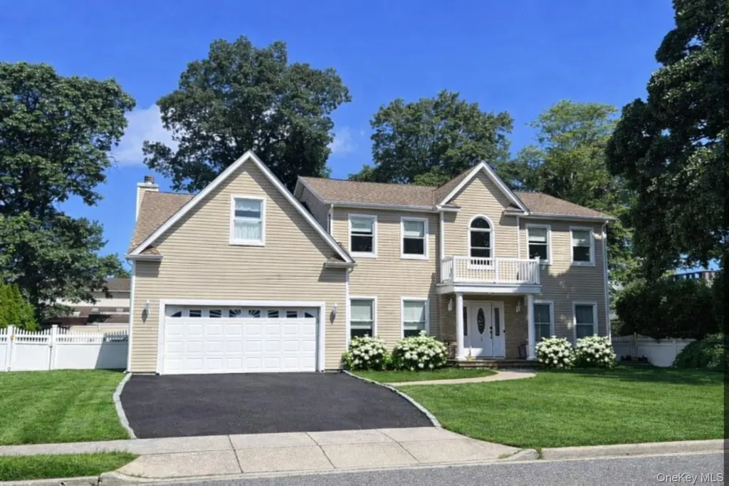 5 Pine Street Plainview NY 11803