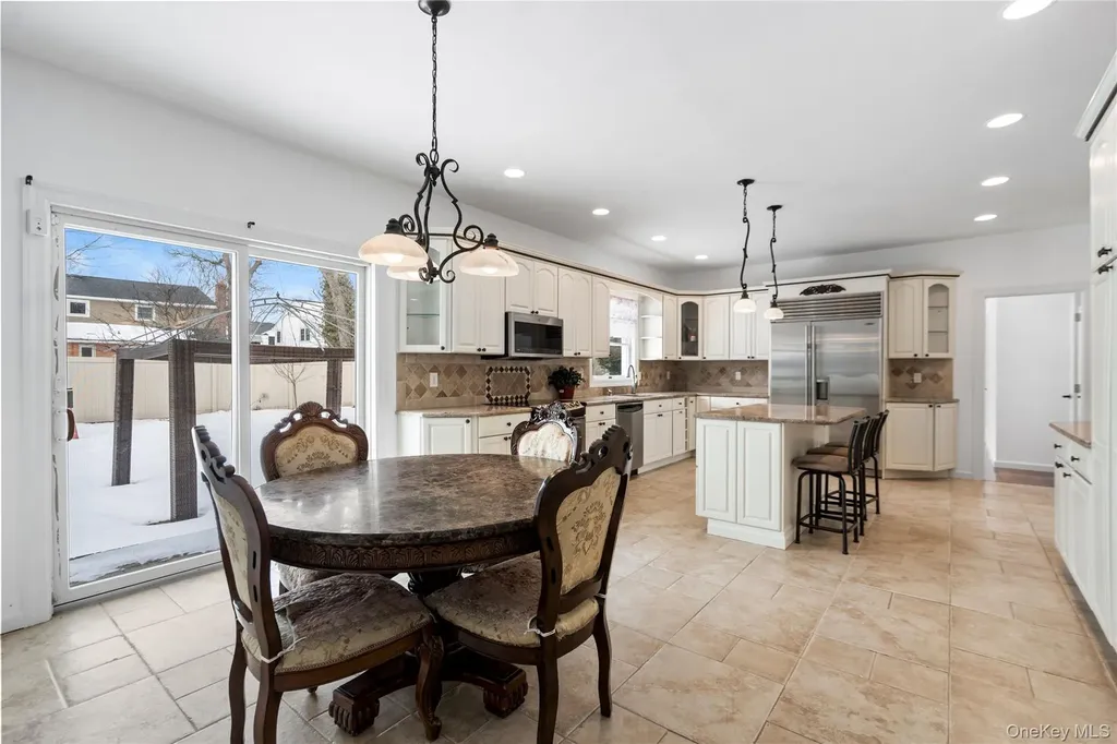 5 Pine Street Plainview NY 11803