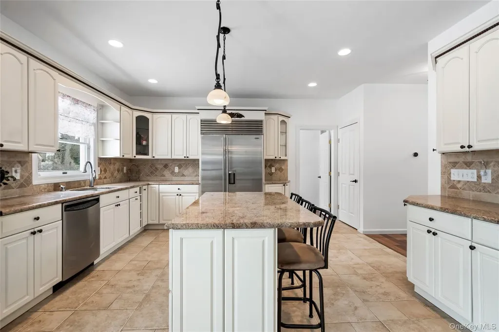 5 Pine Street Plainview NY 11803