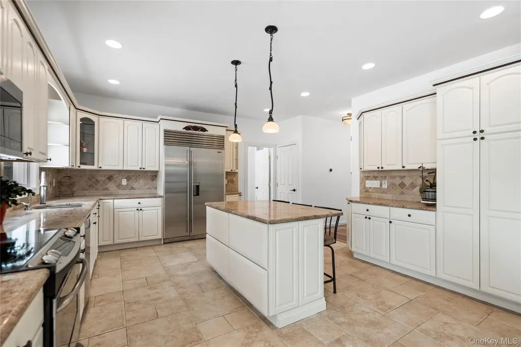 5 Pine Street Plainview NY 11803