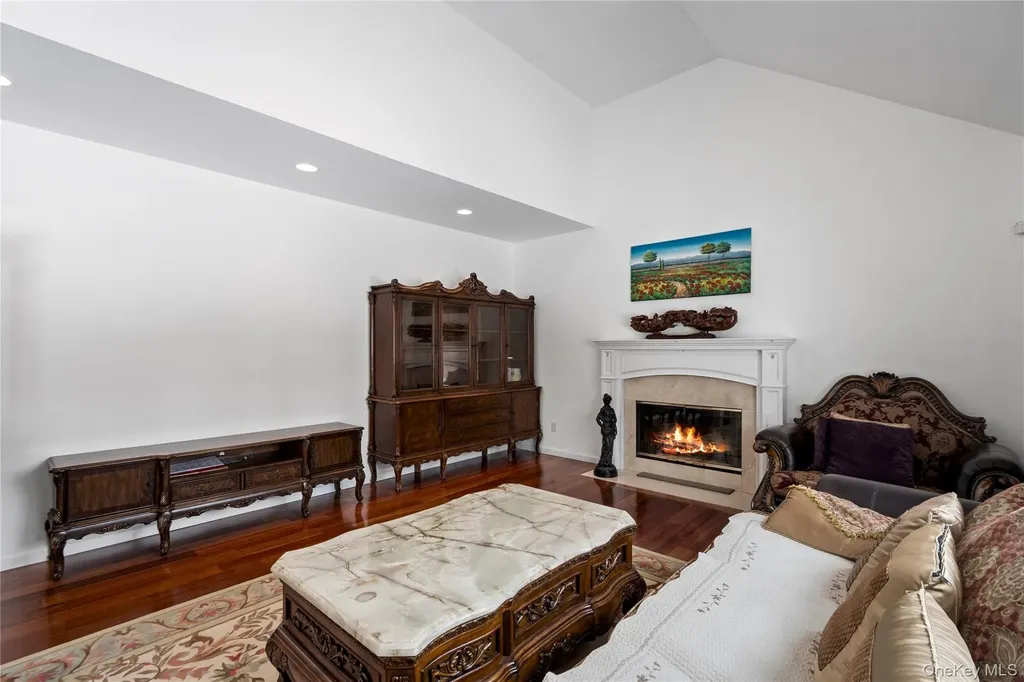 5 Pine Street Plainview NY 11803