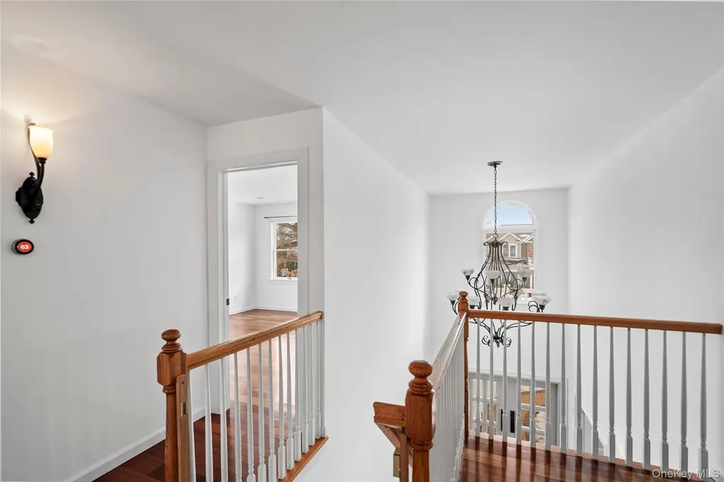 5 Pine Street Plainview NY 11803