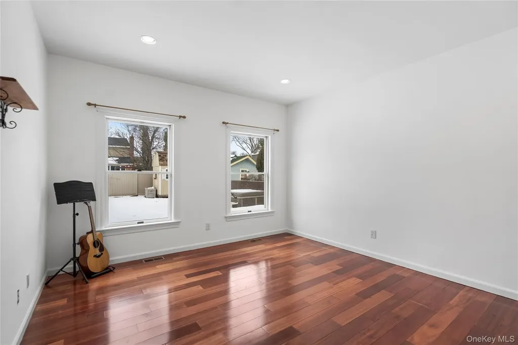 5 Pine Street Plainview NY 11803