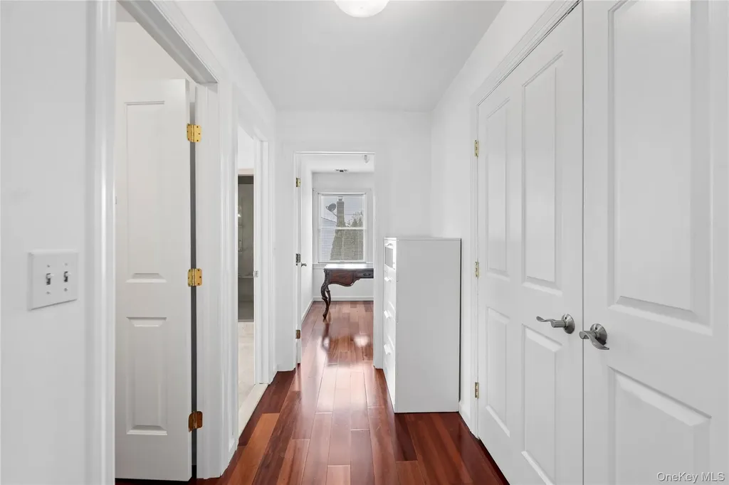 5 Pine Street Plainview NY 11803