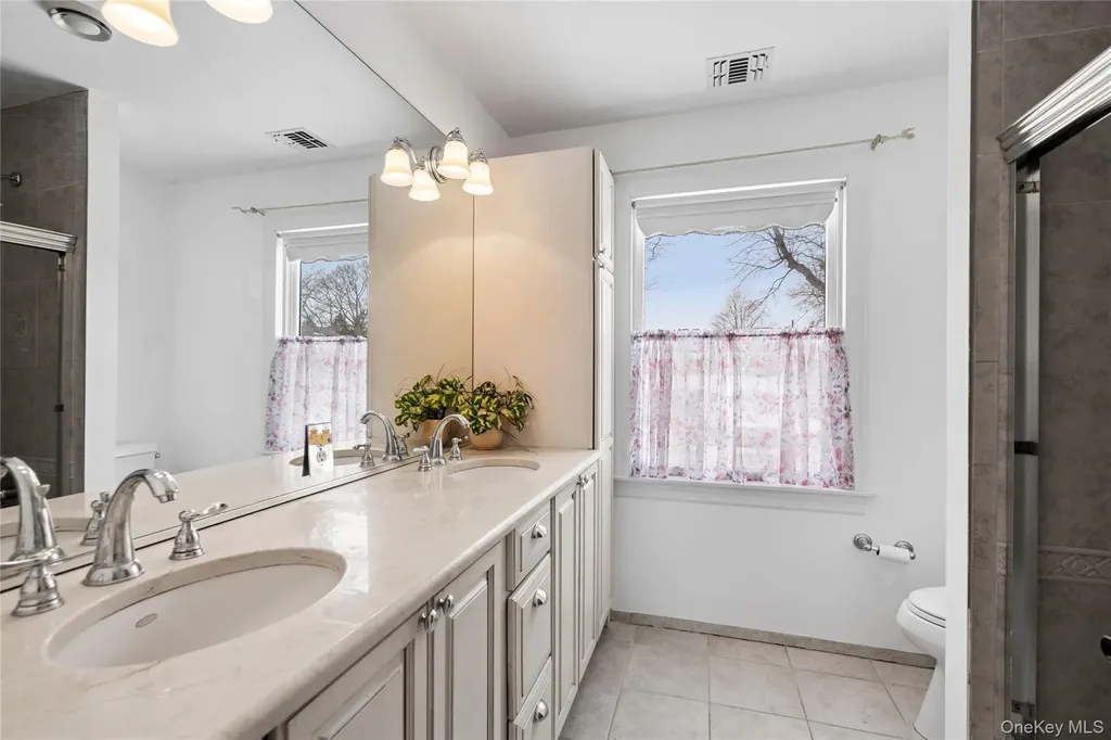 5 Pine Street Plainview NY 11803