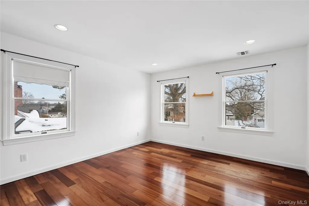 5 Pine Street Plainview NY 11803