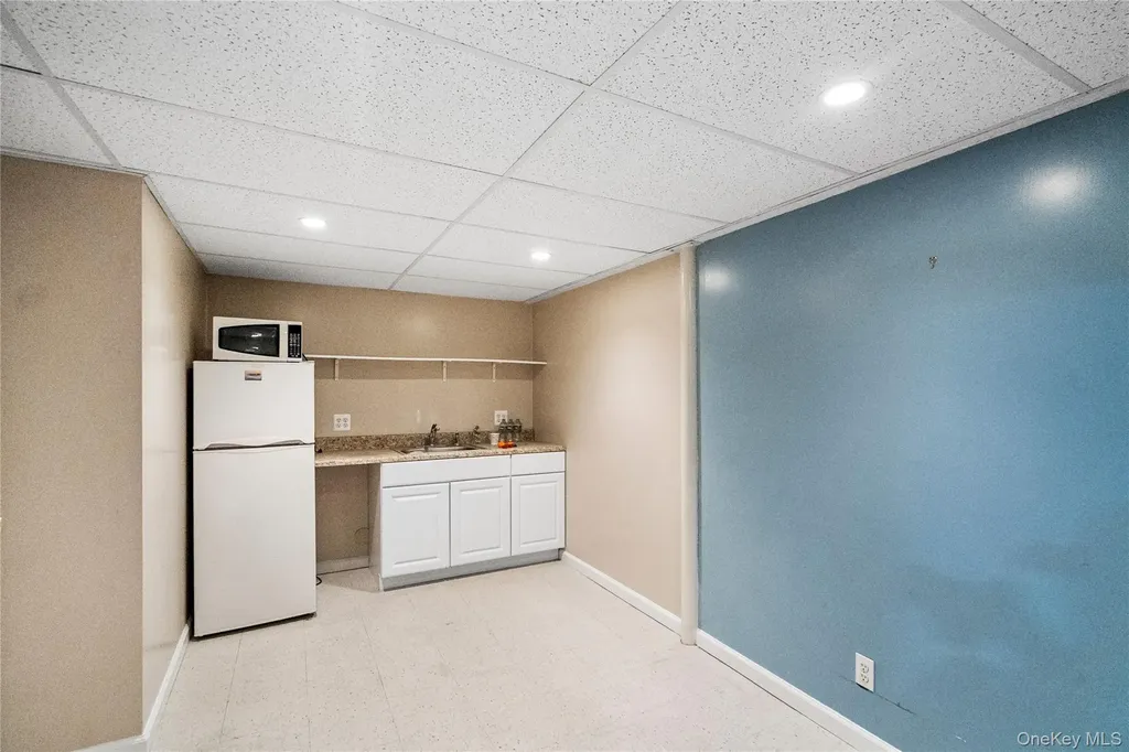 5 Pine Street Plainview NY 11803