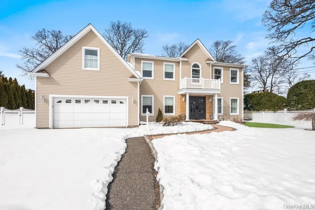 5 Pine Street Plainview NY 11803