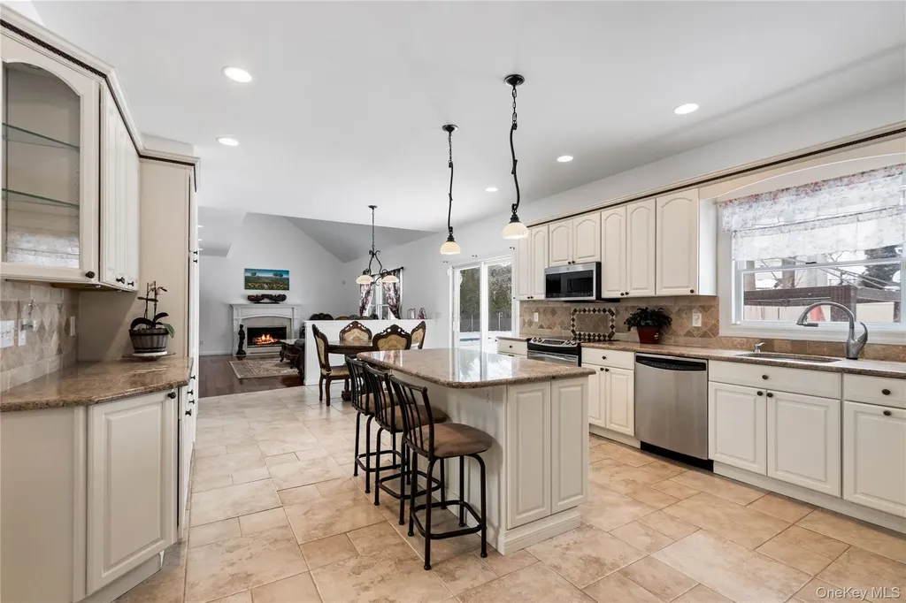 5 Pine Street Plainview NY 11803