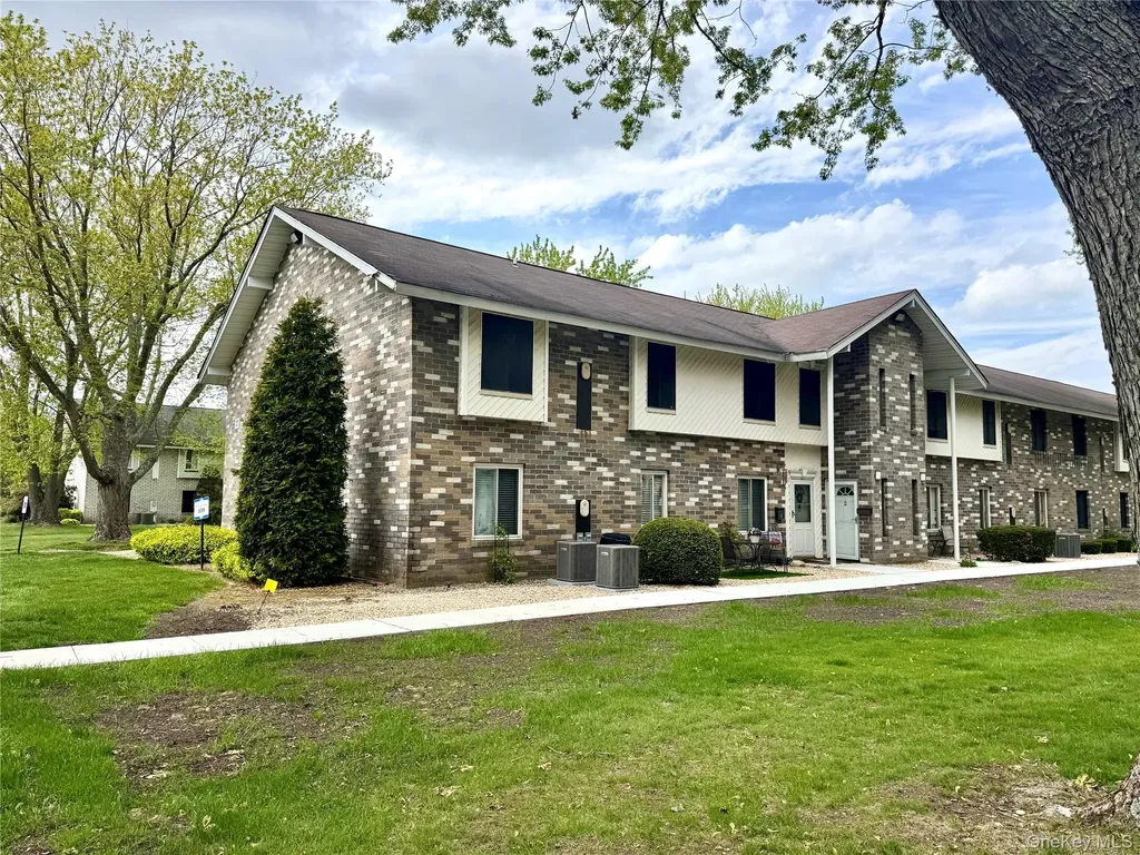 1 Aspen Court Coram NY 11727