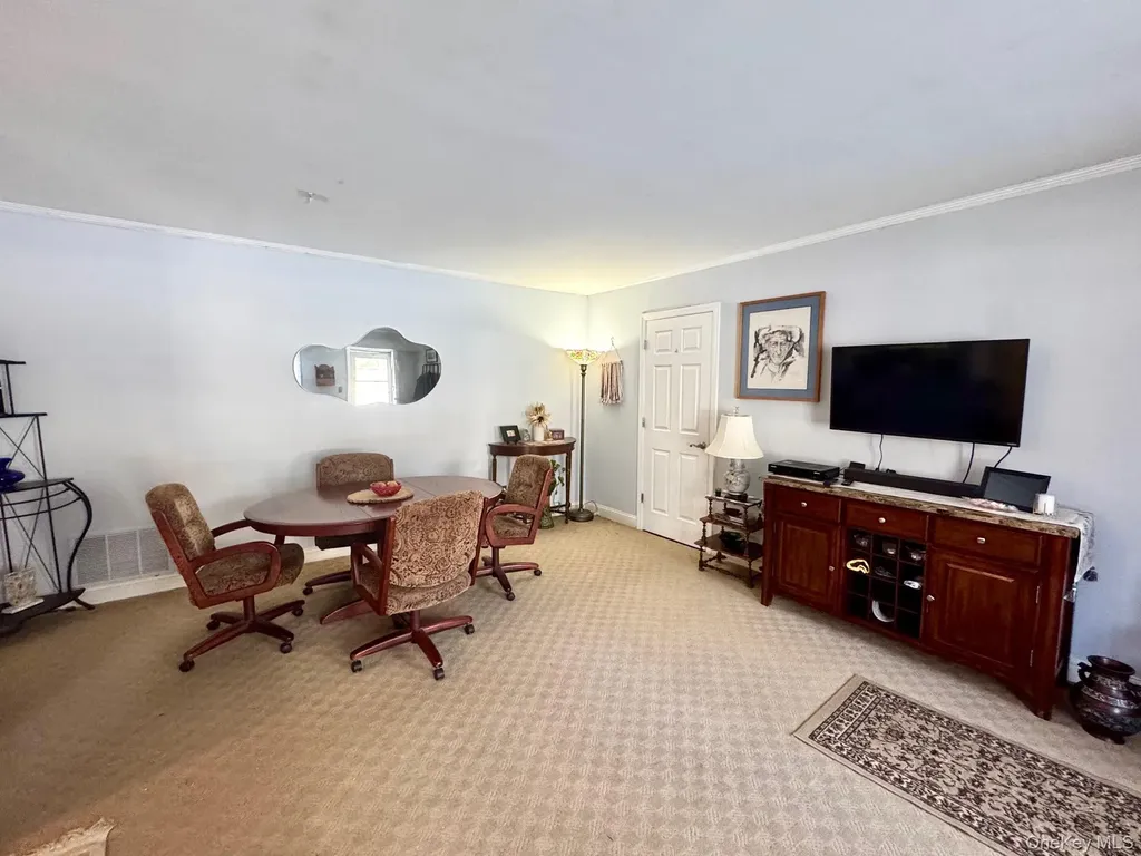 1 Aspen Court Coram NY 11727
