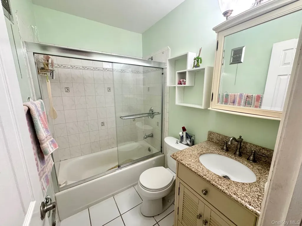 1 Aspen Court Coram NY 11727