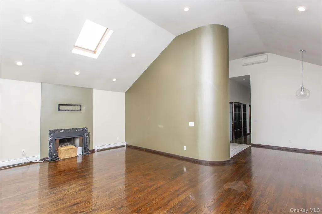 428 E Harrison Street Long Beach NY 11561