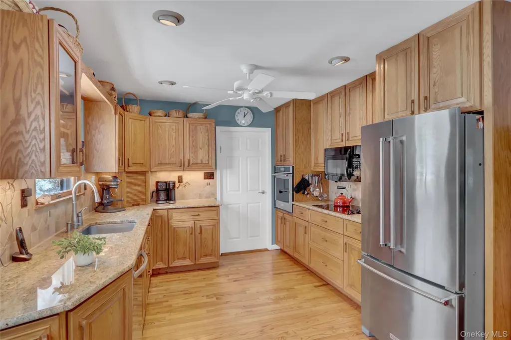 286 Hallock Road Stony Brook NY 11790