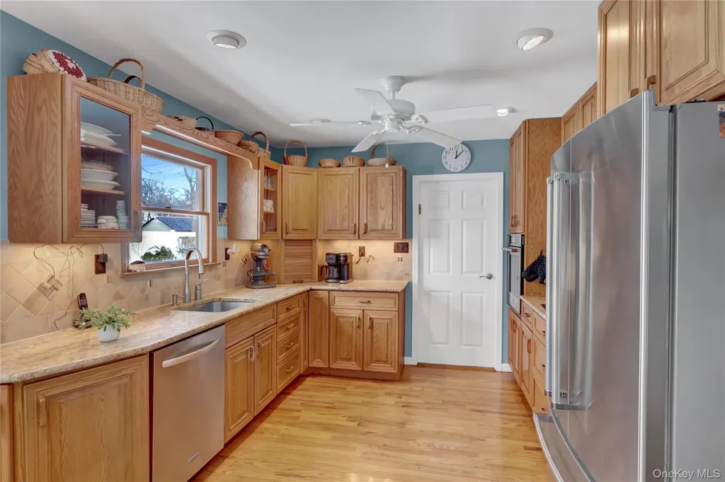 286 Hallock Road Stony Brook NY 11790