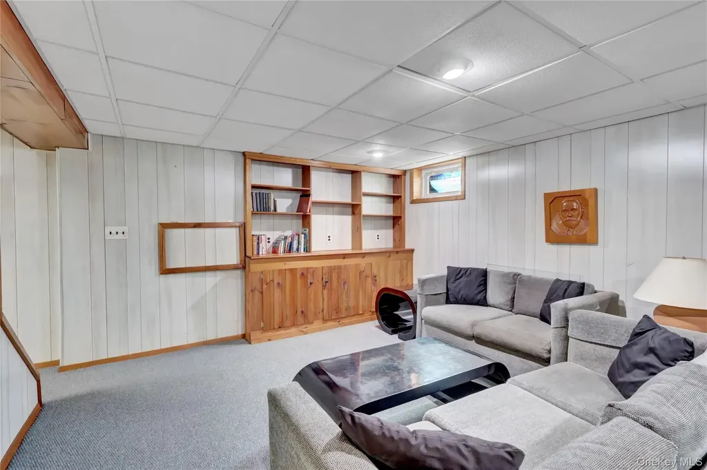 286 Hallock Road Stony Brook NY 11790
