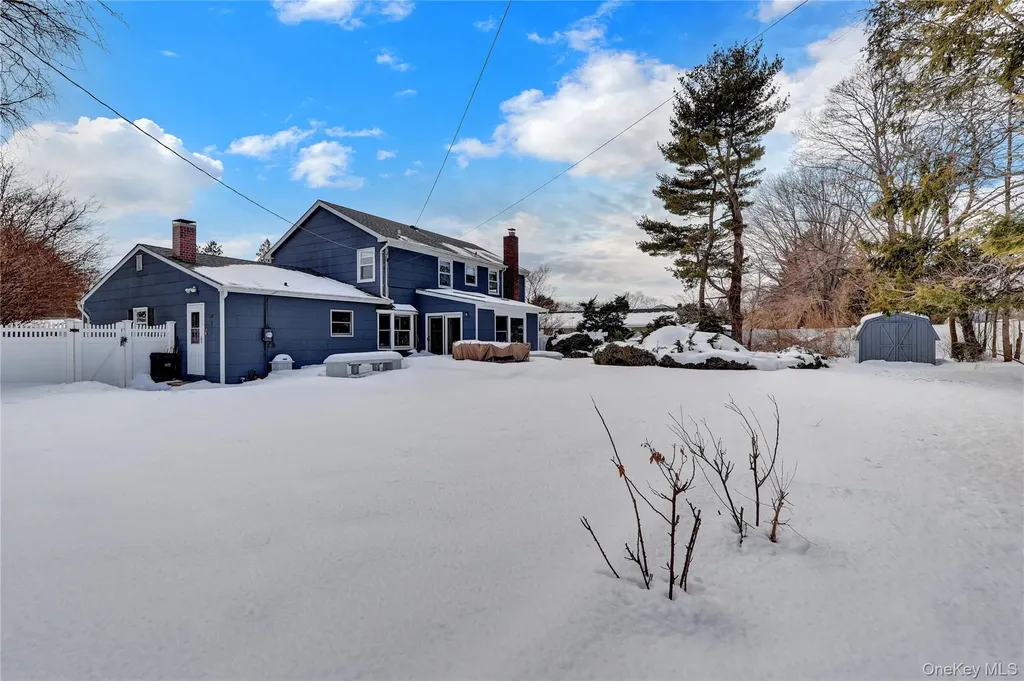 286 Hallock Road Stony Brook NY 11790