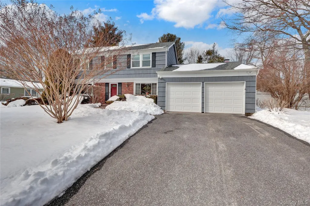 286 Hallock Road Stony Brook NY 11790
