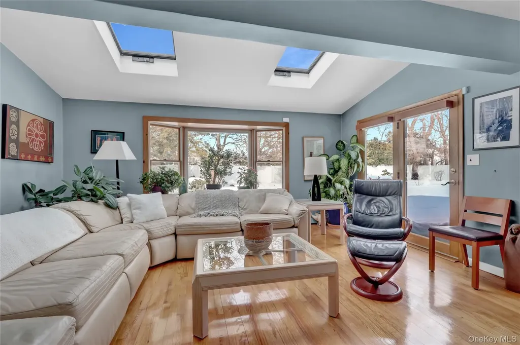 286 Hallock Road Stony Brook NY 11790
