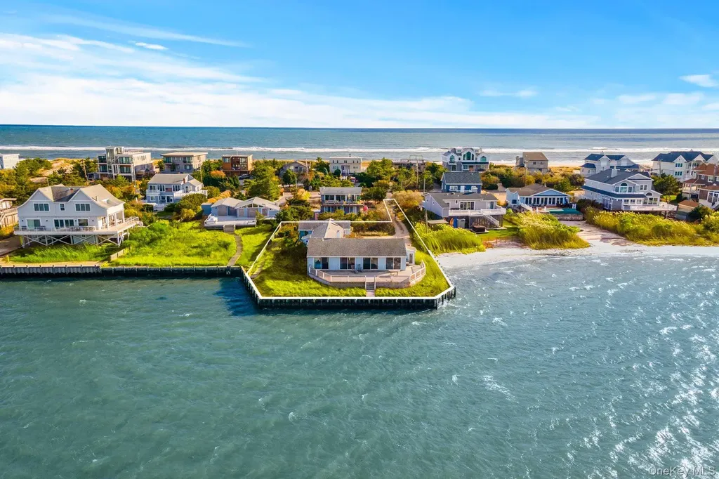 654A Dune Road Westhampton Dunes NY 11978