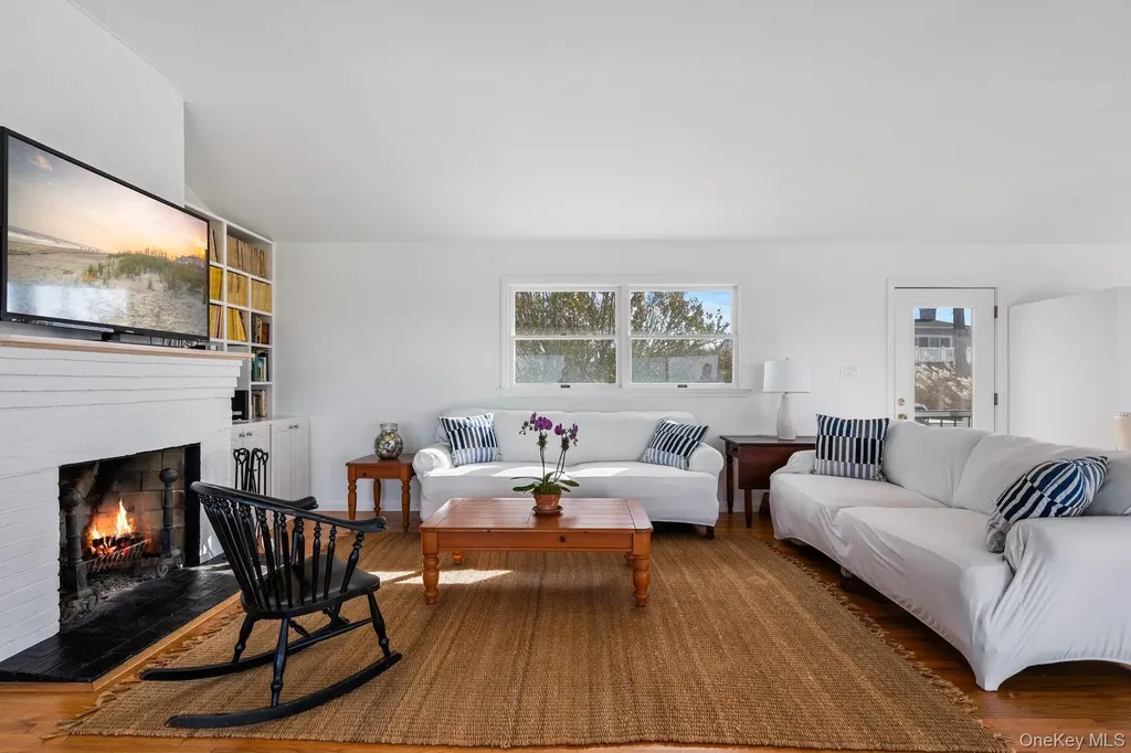 654A Dune Road Westhampton Dunes NY 11978