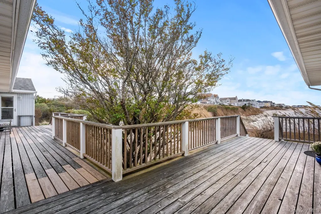 654A Dune Road Westhampton Dunes NY 11978
