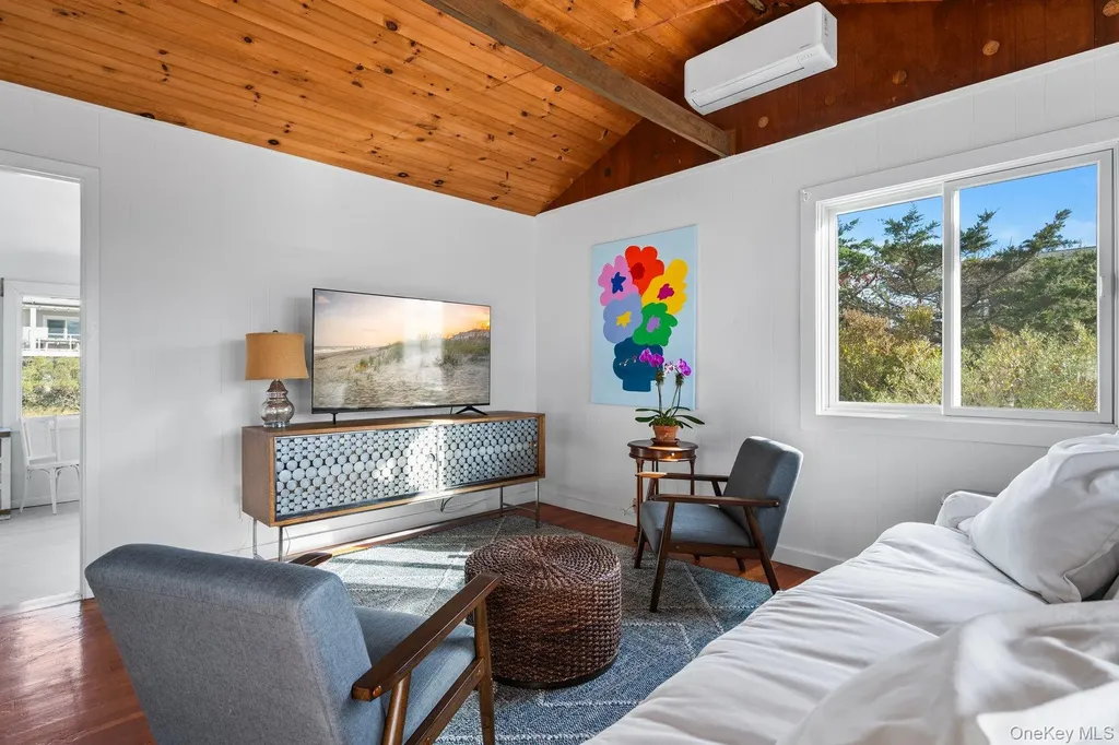 654A Dune Road Westhampton Dunes NY 11978