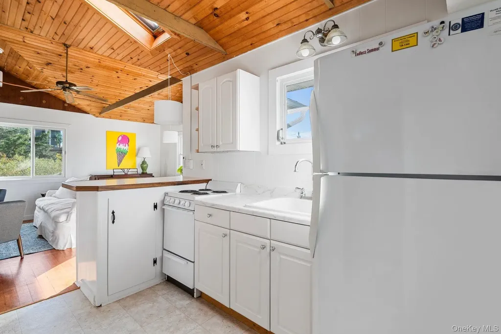654A Dune Road Westhampton Dunes NY 11978