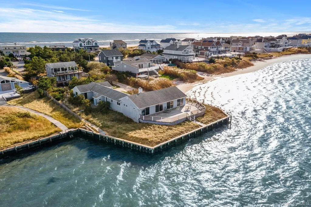 654A Dune Road Westhampton Dunes NY 11978